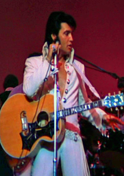 Elvis Presley performs live in August 1970